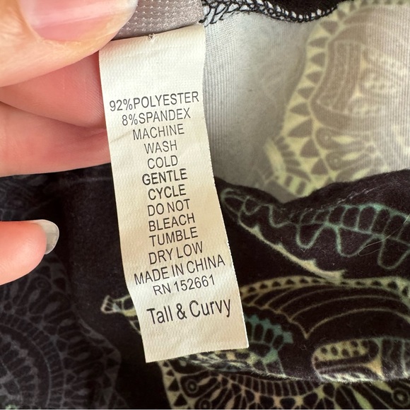 Charlie’s Project Super Soft Black and Green Mandala Print Turtle Leggings - Picture 7 of 8